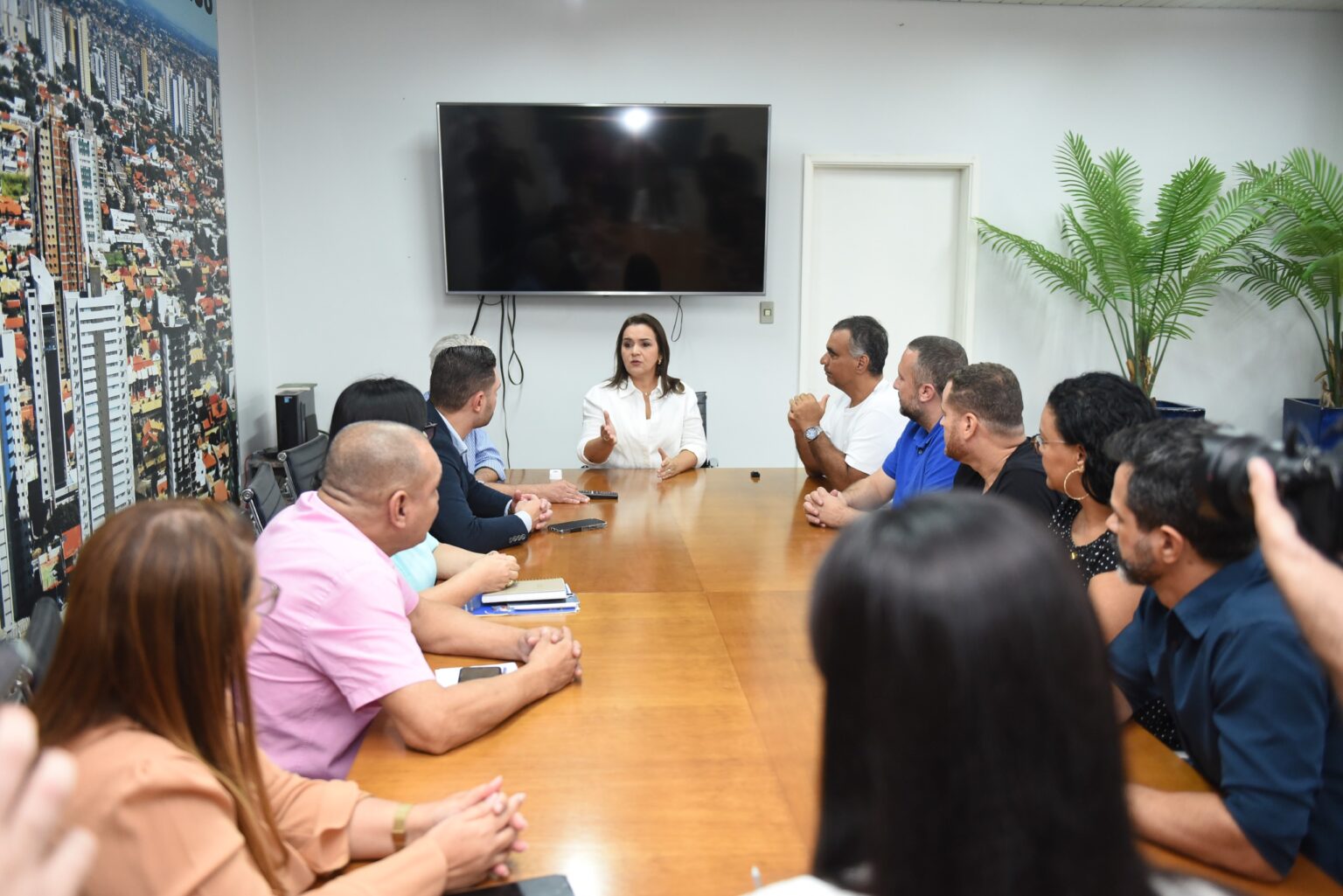 Prefeitura garante 6,27% no piso salarial e a convocação de mais 273 professores