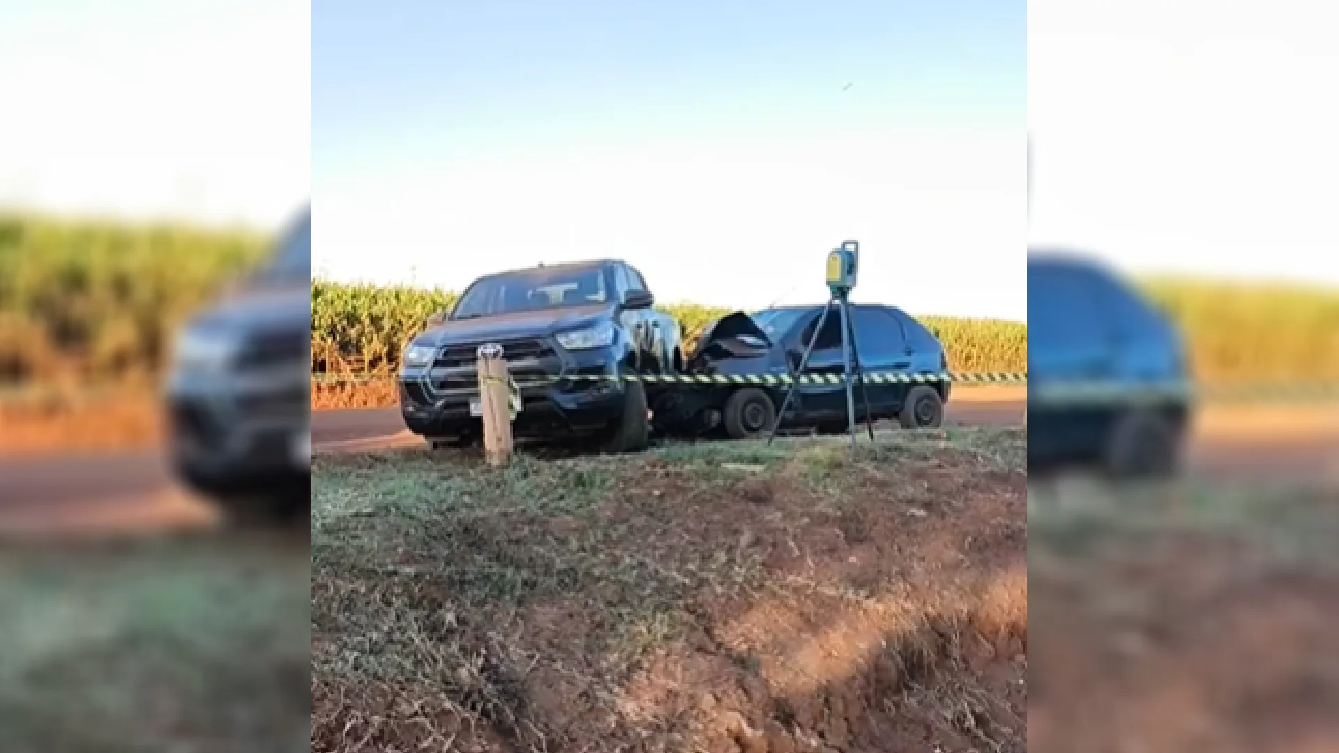 Carro envolvido em colisão com caminhonete de prefeito transportava contrabando; motorista morre no local