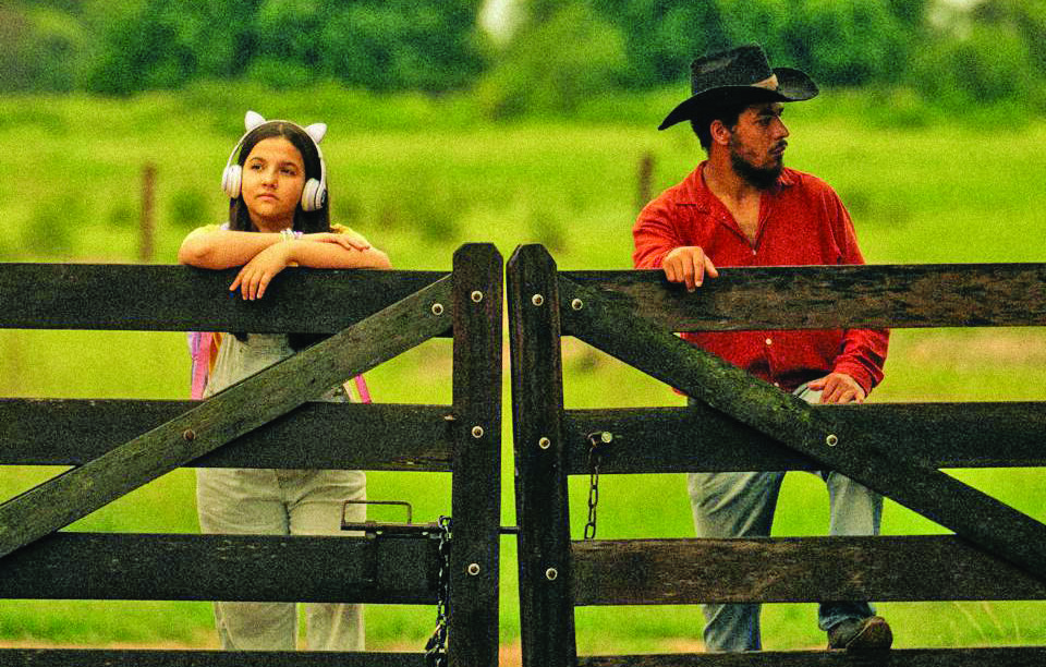 MS em cena A atriz Giulia Agnes e o ator Tero Queiroz em cena do filme A Última Porteira em Aquidauana - Foto: João Gutierre