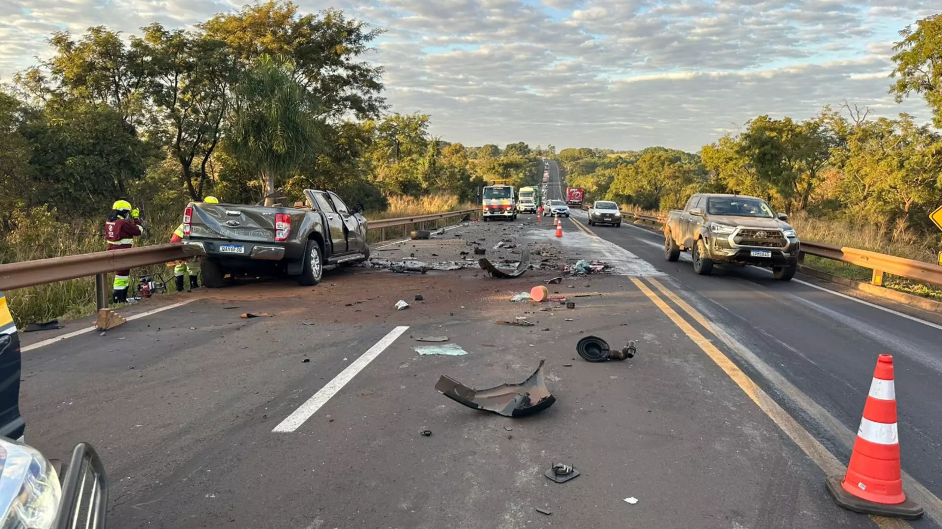 Fim de semana trágico nas rodovias de MS tem mortes, feridos e veículos destruídos em série de acidentes