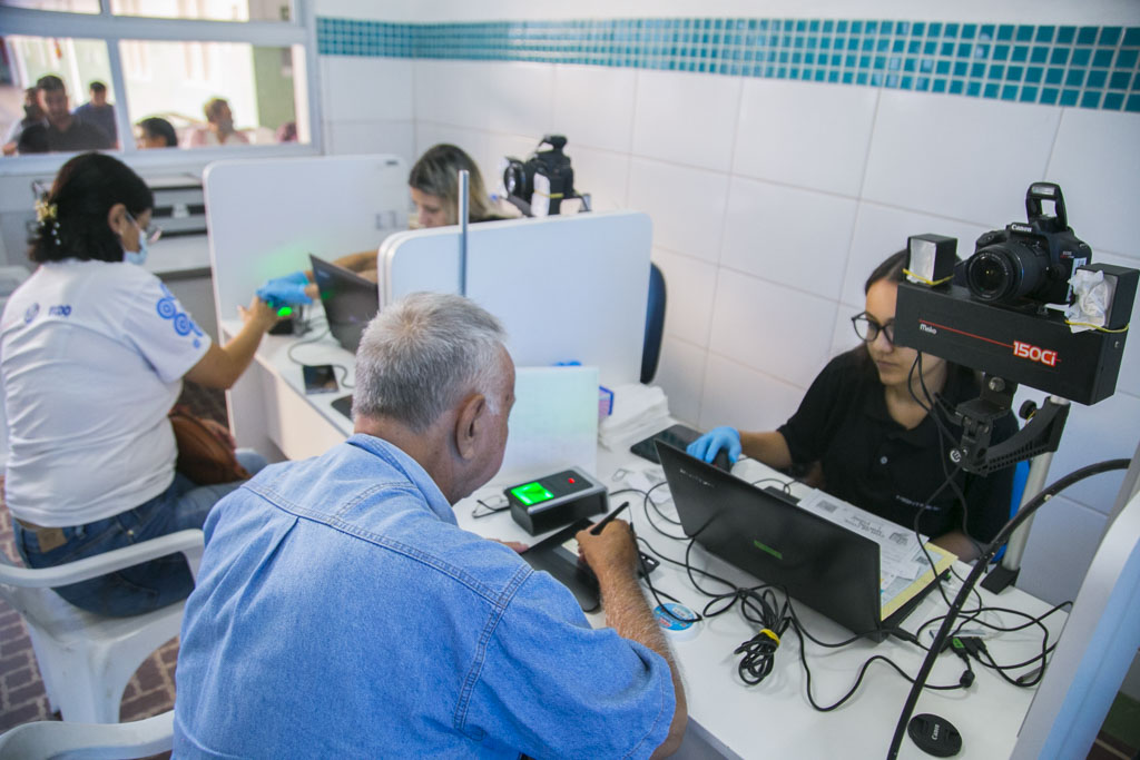 Fila para nova identidade leva Corumbá a organizar mutirão com 400 atendimentos
