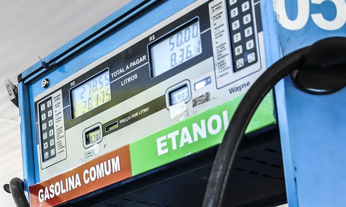 Aumento do etanol em combustíveis favorece a produção e deve chegar ao bolso do consumidor