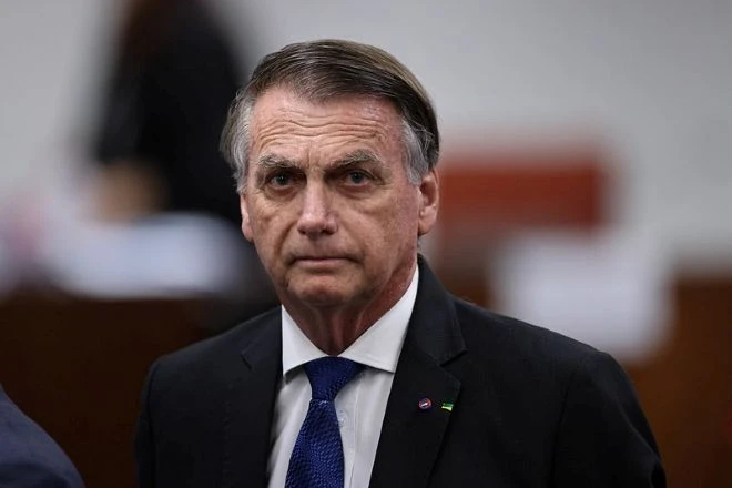 Ex-presidente Jair Bolsonaro é diagnosticado com esofagite, gastrite e infecções pulmonares antigas