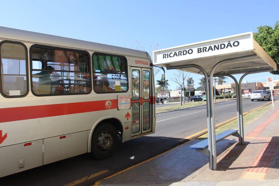 Prefeitura diz estar em dia com pagamentos após paralisação de ônibus em Campo Grande