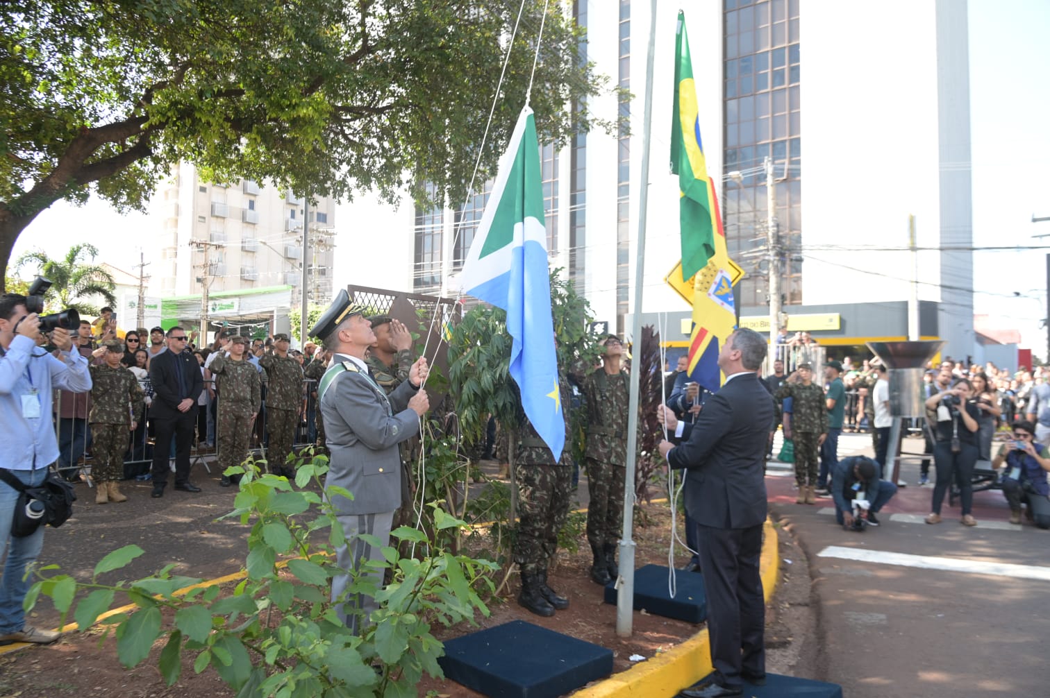 Autoridades marcam presença no Desfile da Independência na Capital