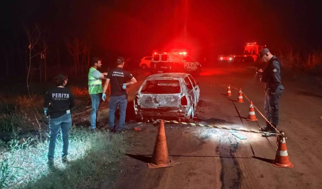 Corpo é encontrado dentro de carro em chamas na BR-163, em Rio Brilhante