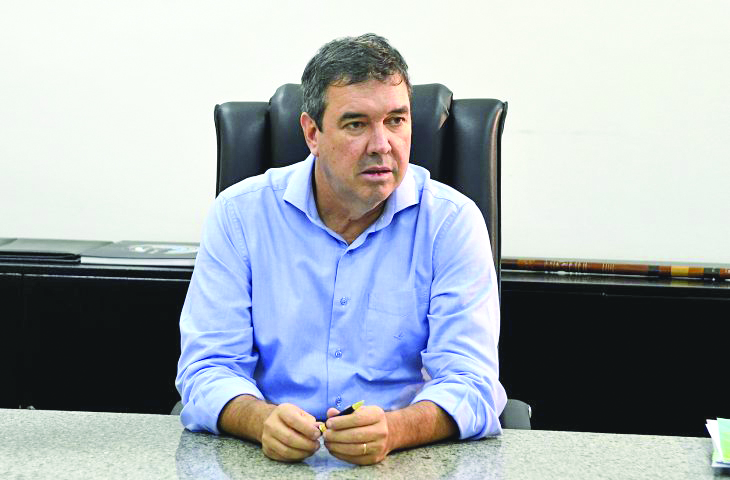 Falta de pré-candidatos ao Governo expõe força política de Riedel e estratégia dos partidos, avalia cientista político