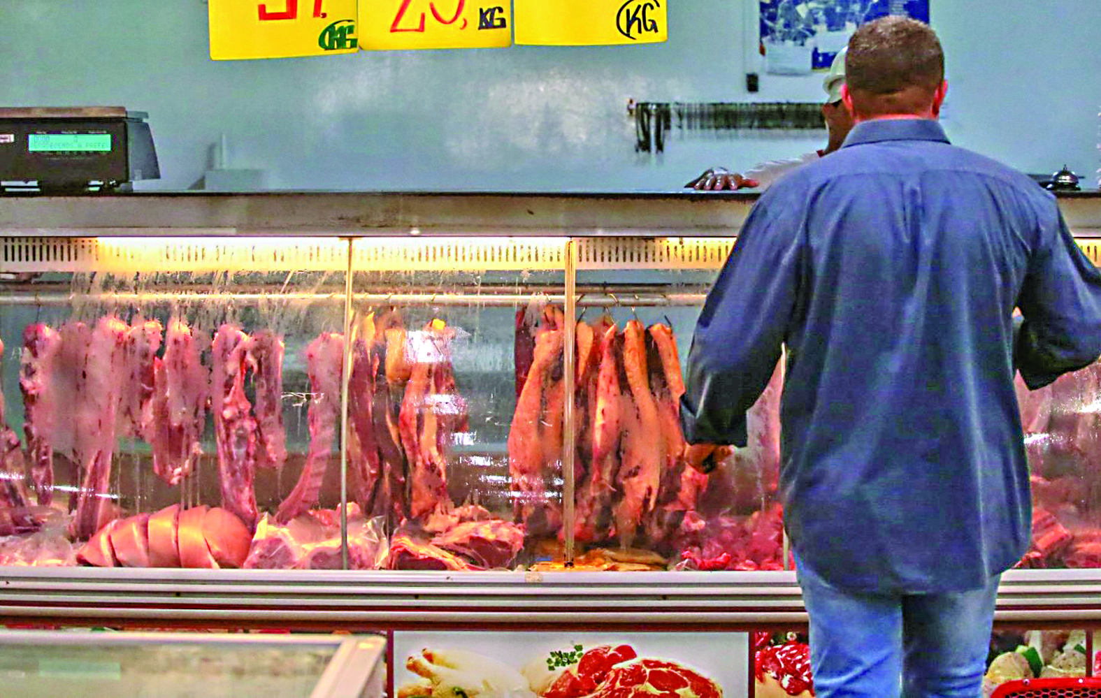 Queda no preço da carne e estabilidade dos hortifrutis aliviam custo da cesta básica em Campo Grande Pesquisa semanal mostra manutenção de preços em produtos essenciais, como arroz e feijão