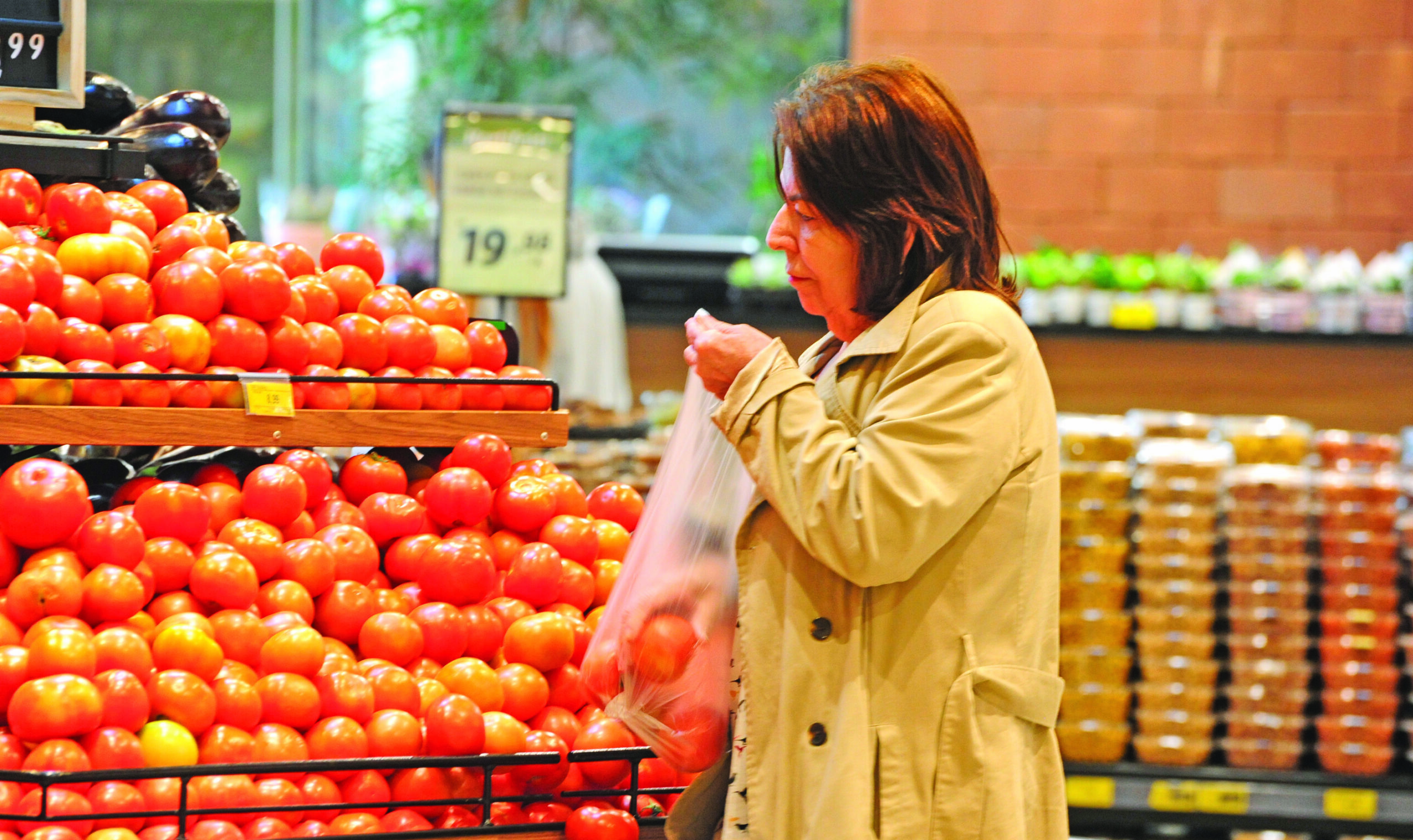 Tomate cai até 68% e puxa alívio no custo da cesta básica em Campo Grande