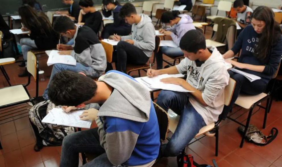 Tema da redação: “Perspectivas acerca do envelhecimento na sociedade brasileira”