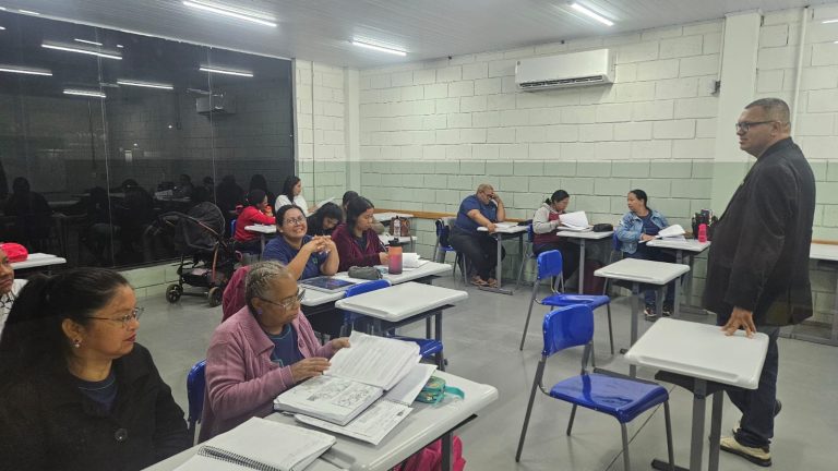 Curso EJA Mulher atende 145 alunas e reduz evasão escolar entre mulheres em situação de vulnerabilidade na Capital