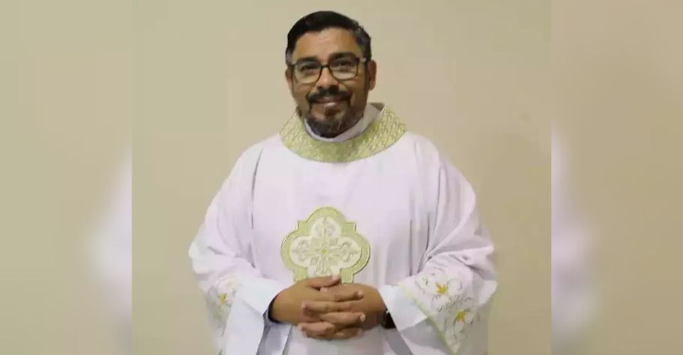 Meninas são chamadas para limpar cena do assassinato de padre em Dourados