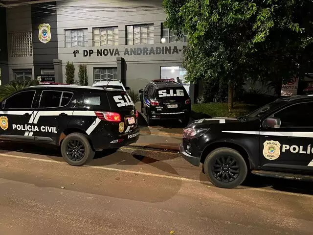 Bandidos invadem condomínio de luxo em Nova Andradina, arrombam residências e levam arsenal, joias e dinheiro
