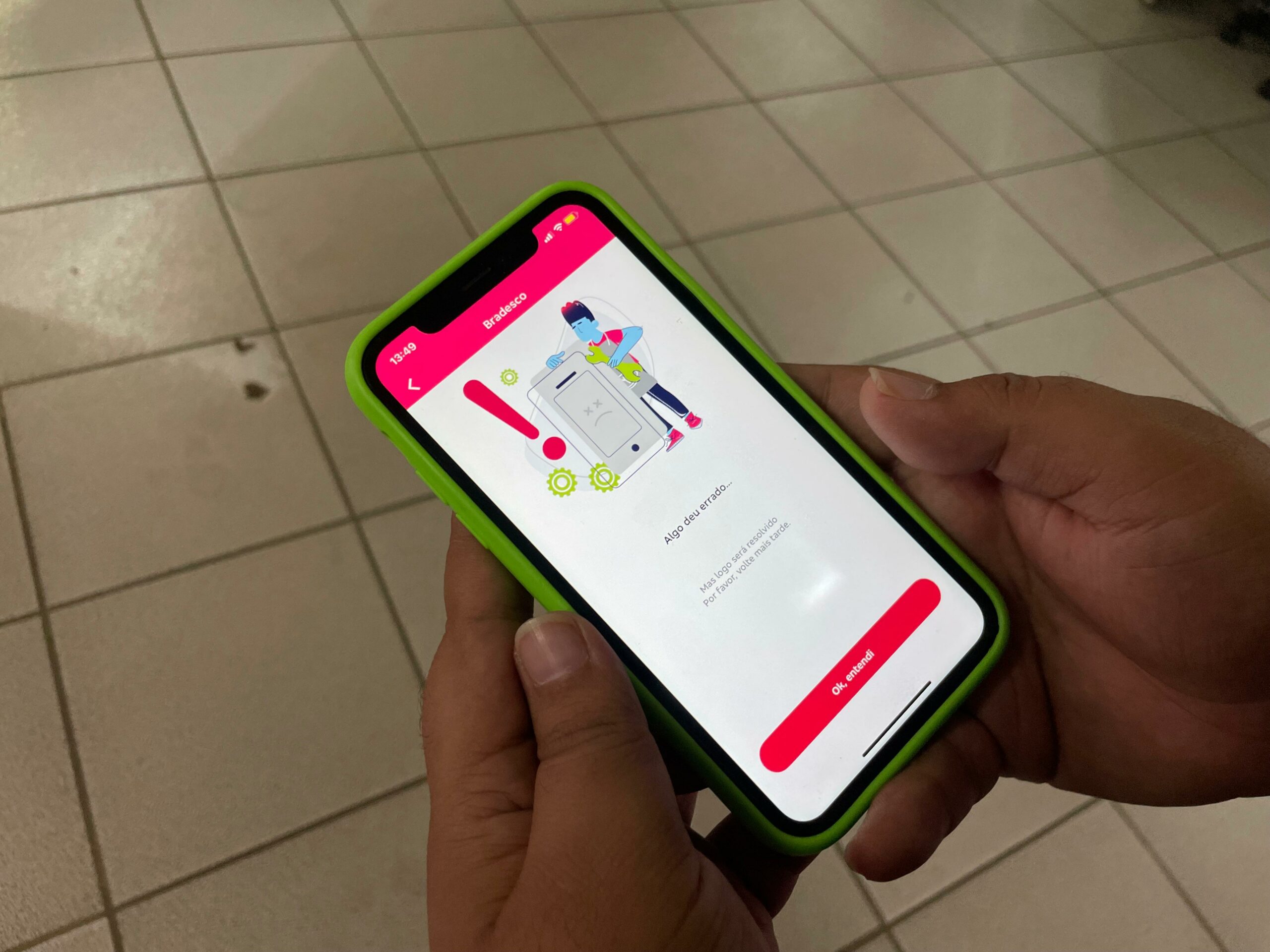 Bradesco enfrenta instabilidade em dia de pagamento do 13º e Black Friday