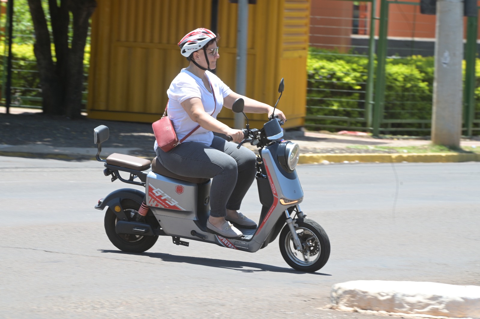 Municípios de MS correm para criar leis próprias para bicicletas elétricas e procuram o Detran por orientação