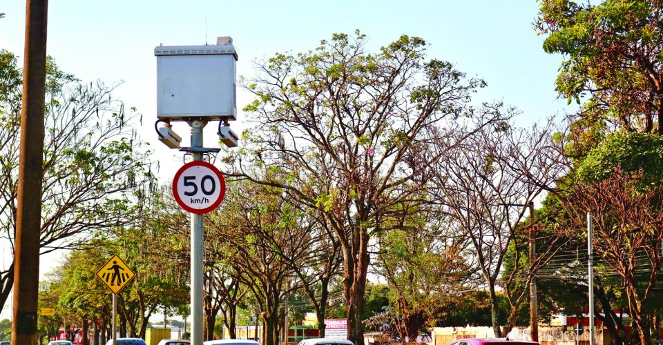 Novos radares de Campo Grande passam a multar neste sábado em 210 faixas após um mês de testes