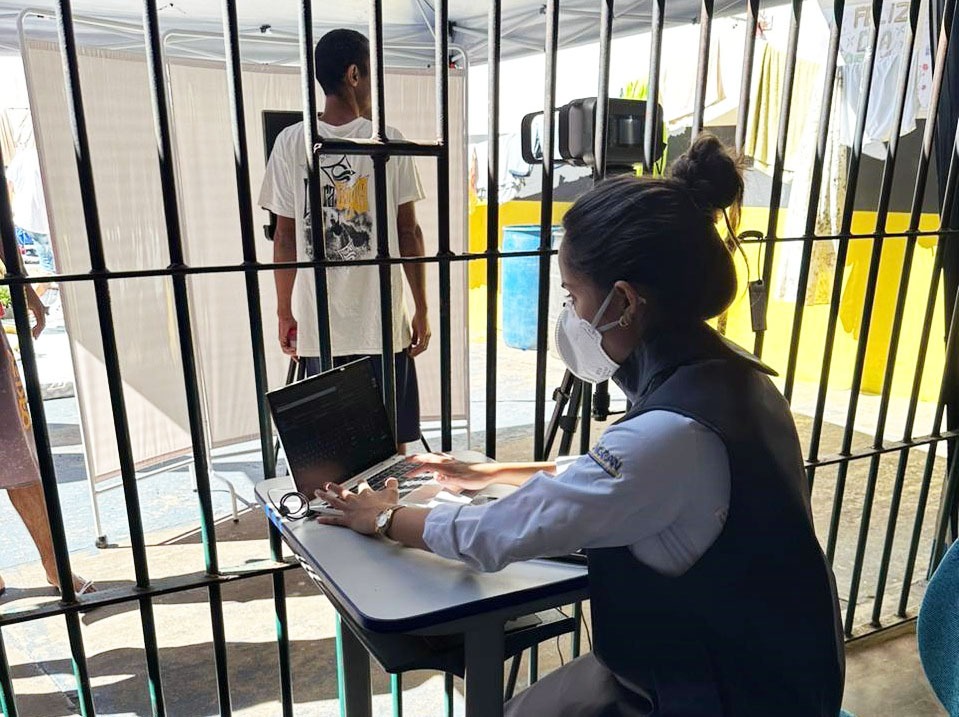 Com mais de 1,3 mil casos em 2025, tuberculose avança em MS e sistema prisional concentra maior risco Infectologista alerta que até 40% da carga da doença em MS está ligada direta ou indiretamente ao sistema prisional