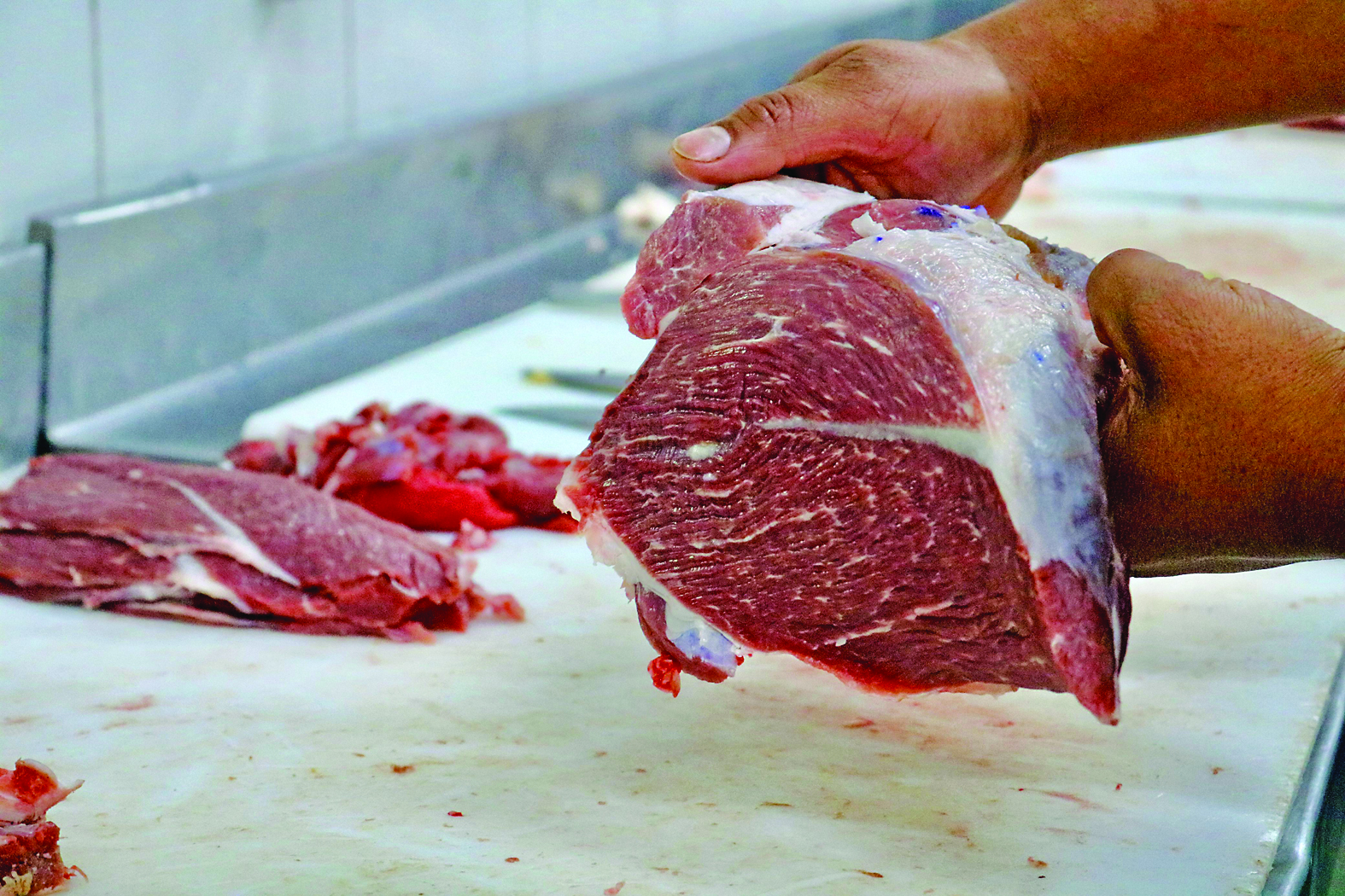 China passa a adotar cotas e tarifa adicional para carne importada em 2026