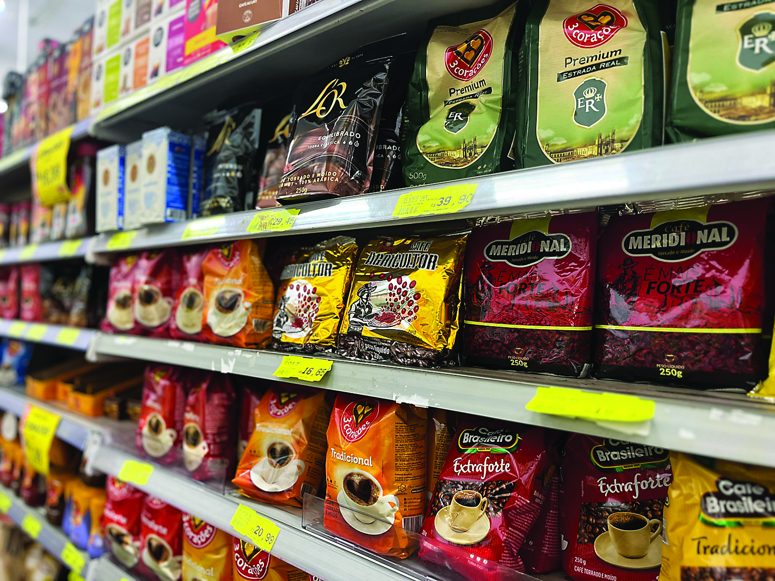 Carne bovina, café e papel higiênico encerram 2025 entre os itens de maior peso na cesta básica