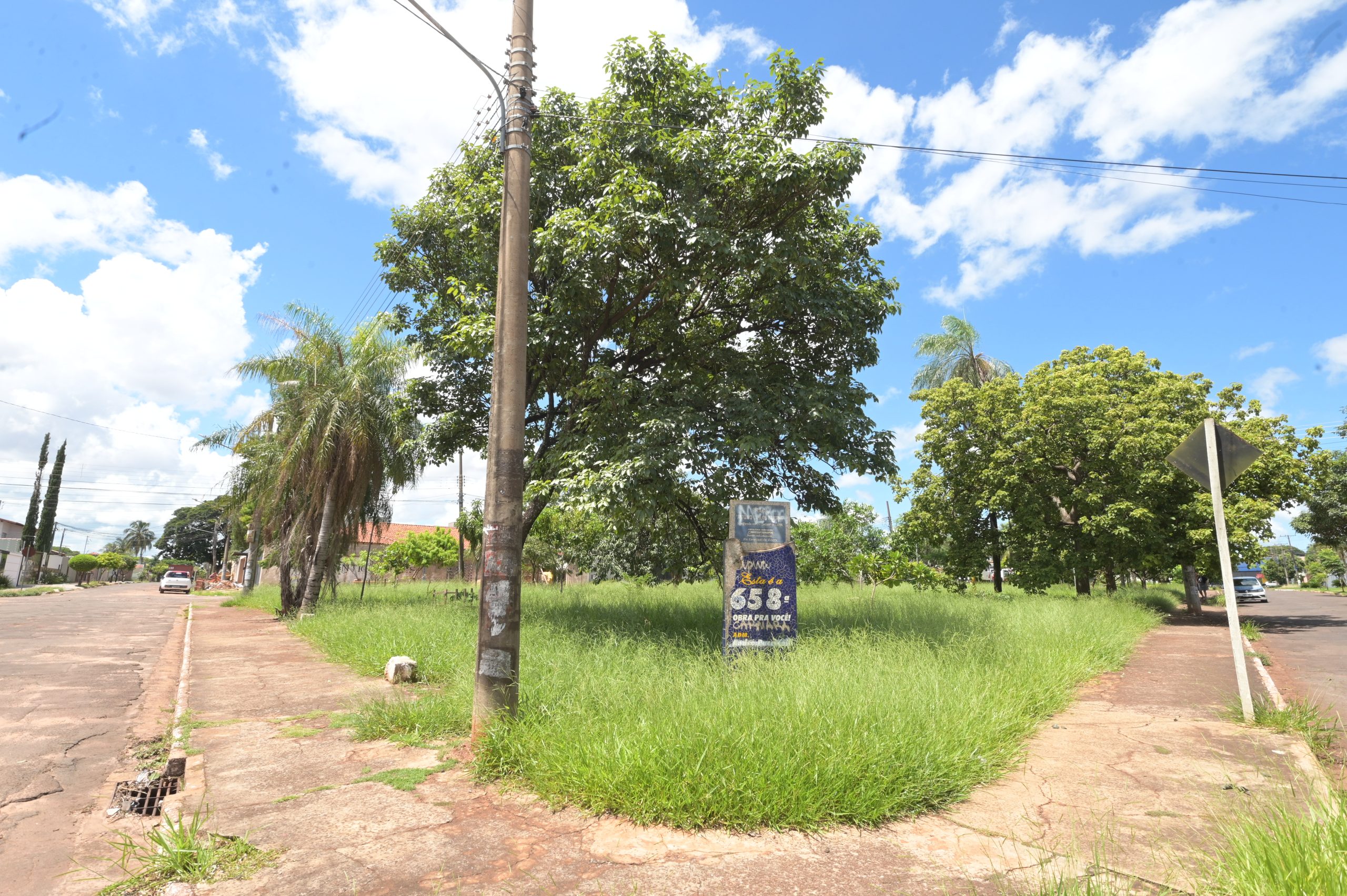 População denuncia o abandono de praças e áreas de lazer durante período de férias escolares