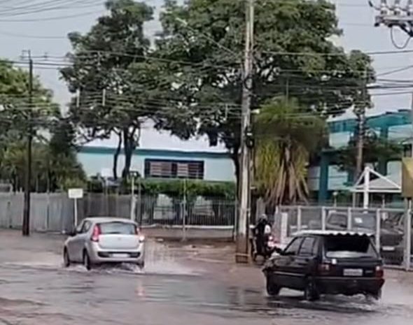 Capital registra alagamentos e Inmet renova alerta de tempestades para MS