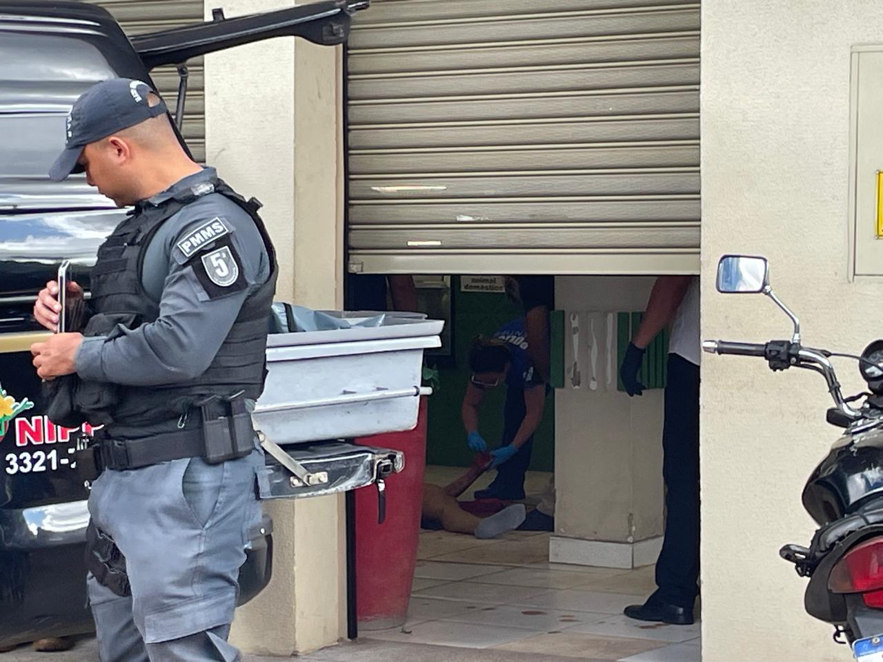 Funcionário matou patrão com mais de dez facadas, diz delegado