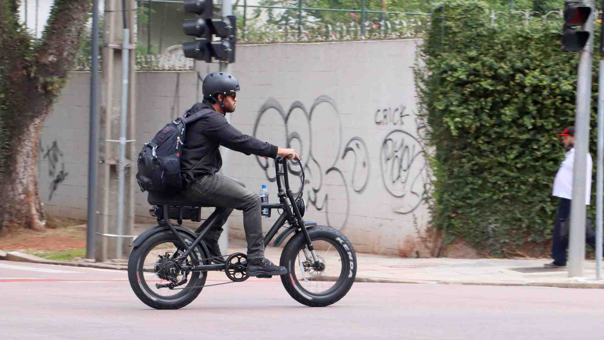 Regras para ciclomotores começam a valer nesta quinta; entenda