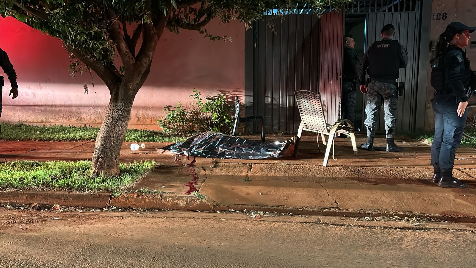 Homem é assassinado a facadas no bairro Iracy Coelho