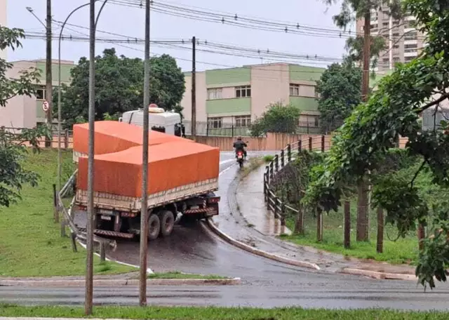 Acidentes causam transtornos no trânsito em avenidas de Campo Grande