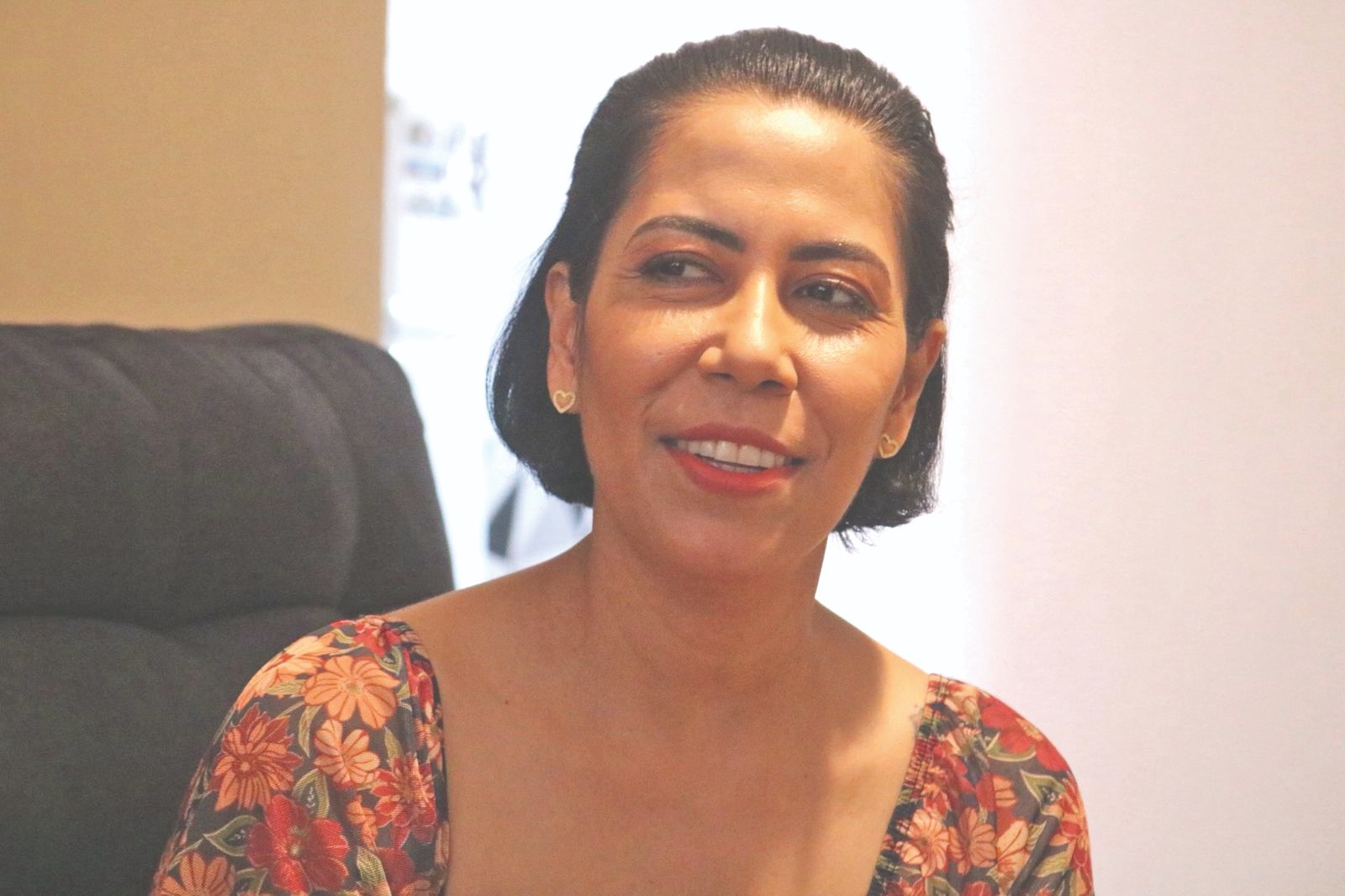 Vencendo a dor: Com câncer metastático, Eliza usa as redes sociais para dar força a outras mulheres