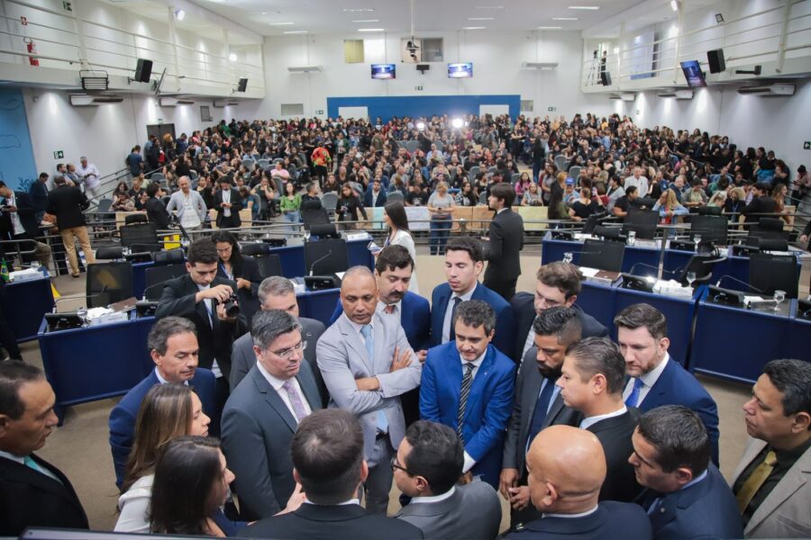 Câmara adia votação de veto sobre taxa de lixo e IPTU e convoca audiência pública para quinta-feira (05)