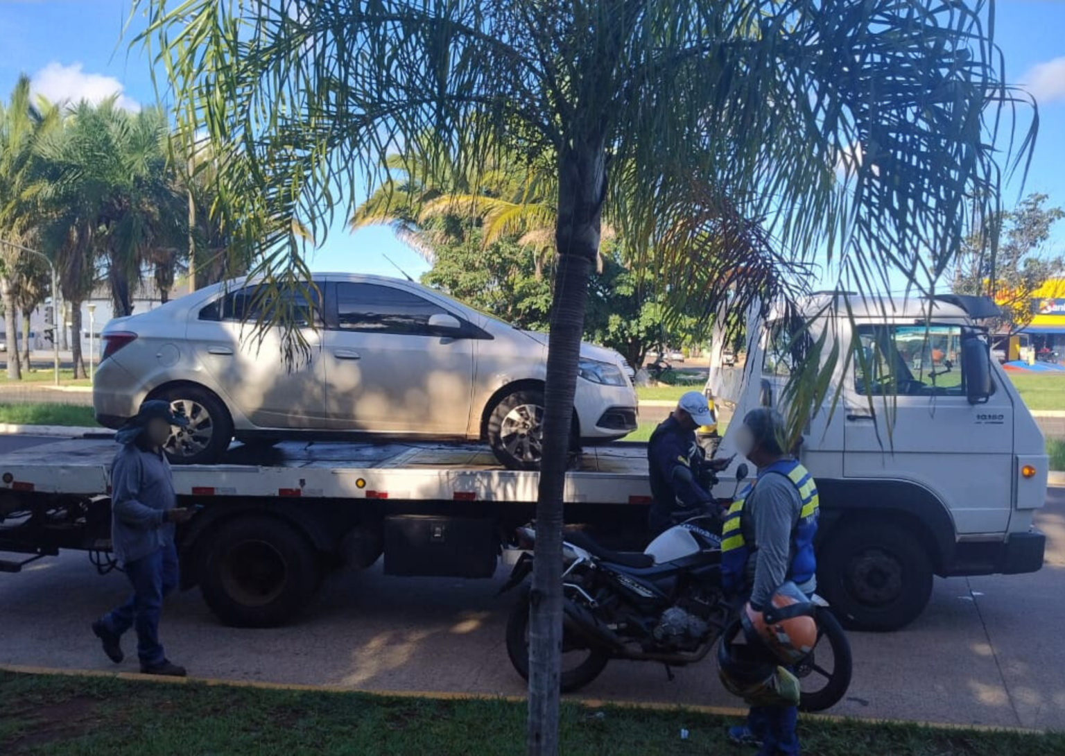 Fiscalização apreende veículos por transporte clandestino na região da rodoviária