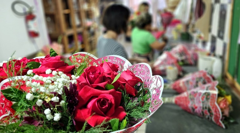 Pesquisa aponta variação de até 214% em flores e 200% em serviços de beleza na Capital