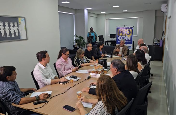 Procon reúne distribuidoras para avaliar situação dos combustíveis em MS