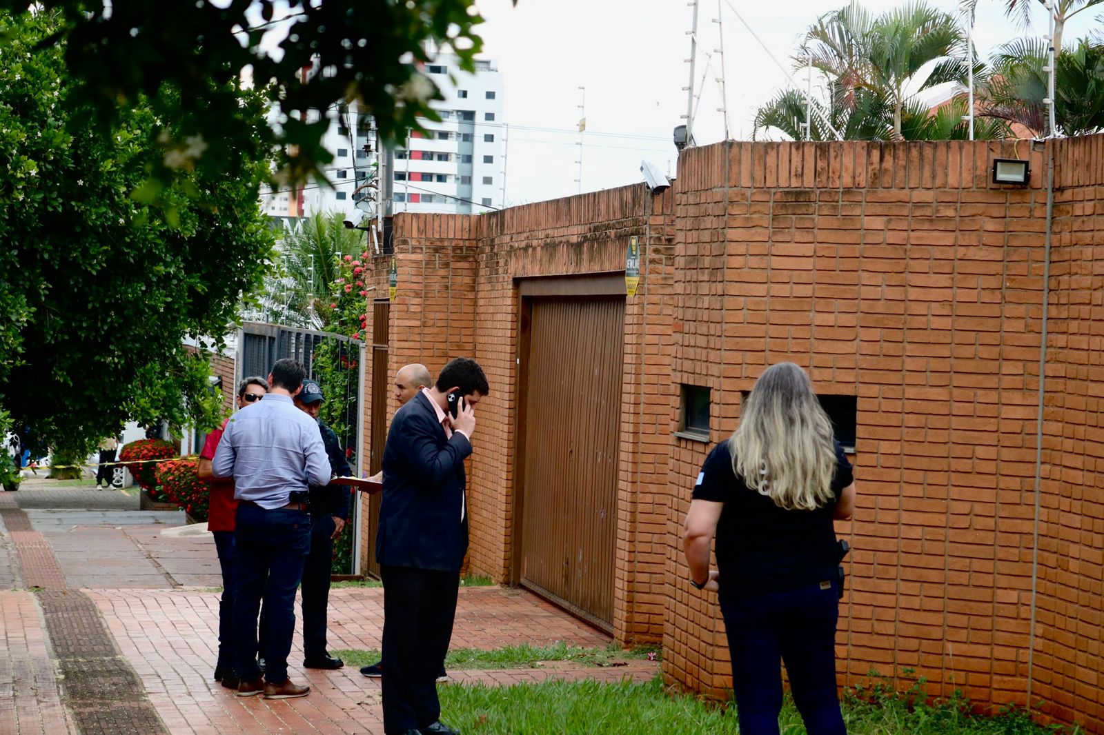 Testemunhas relatam ameaça anterior de Bernal no mesmo endereço onde homem foi morto