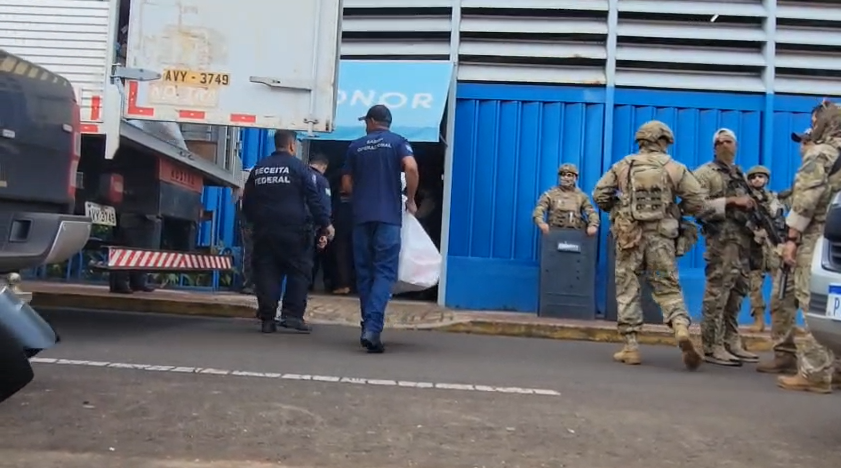 Camelódromo é alvo de operação da PF contra esquema milionário de contrabando