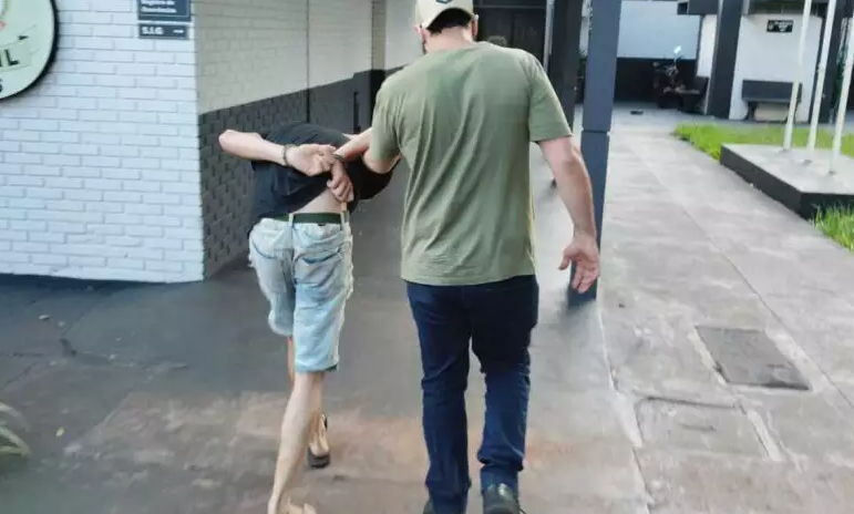 Presos, mãe e padrasto são denunciados pelo Ministério Público por agressão a bebê de 1 ano