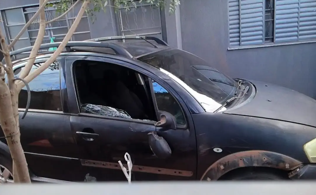 Polícia encontra carro envolvido em acidente que arrancou perna de Jamile; suspeito está foragido