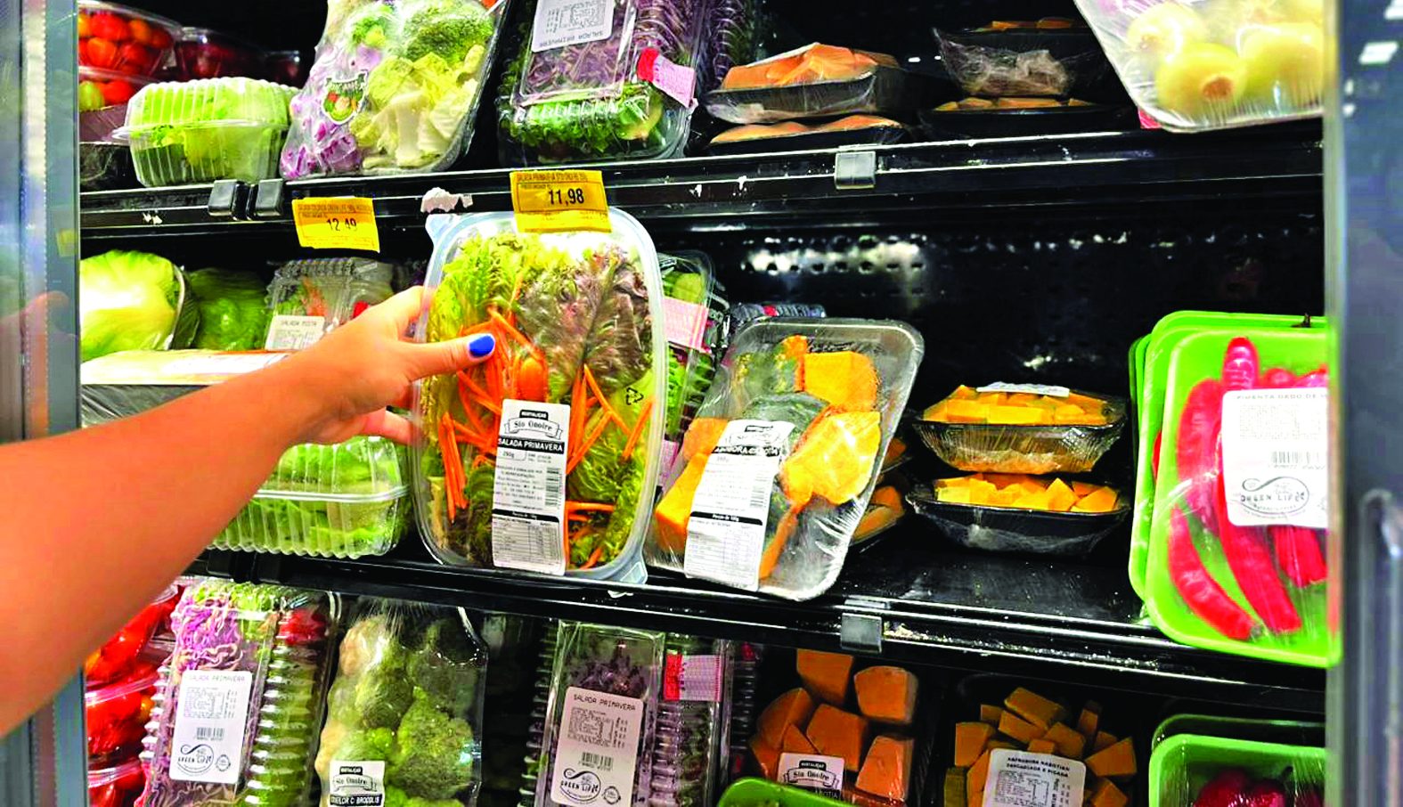 Falta dinheiro e sobra mês: manter alimentação saudável pesa no bolso dos consumidores