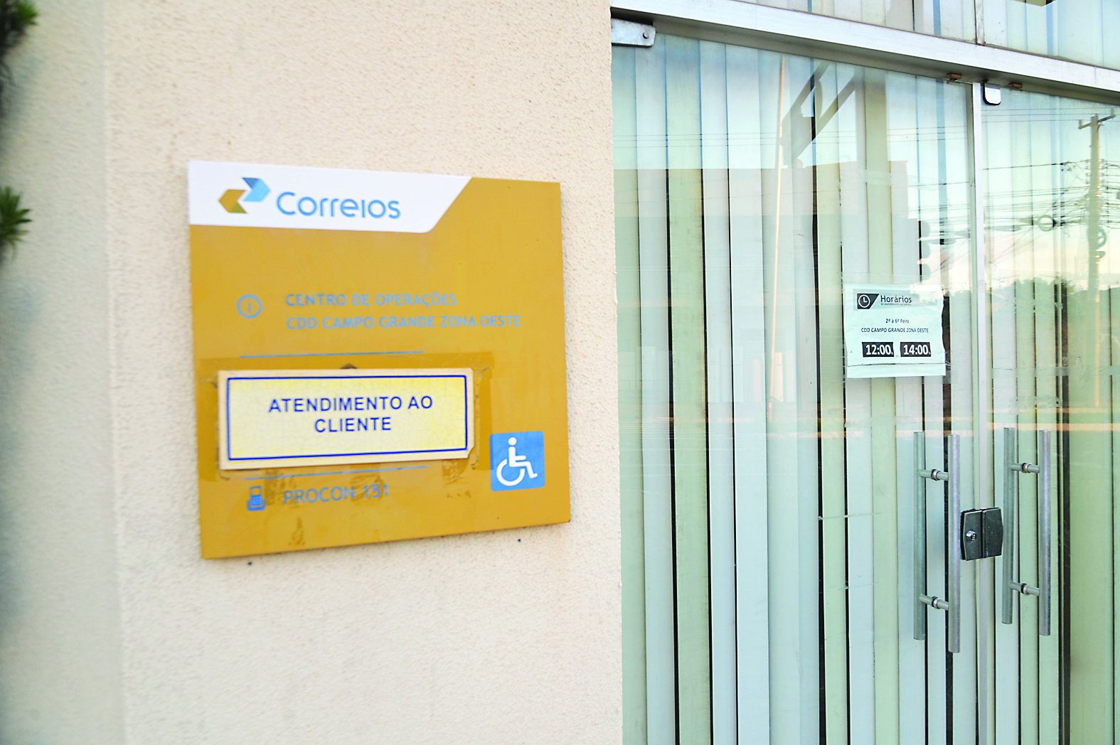 Cerca de 80 servidores serão transferidos após anúncio de greve dos Correios na Capital