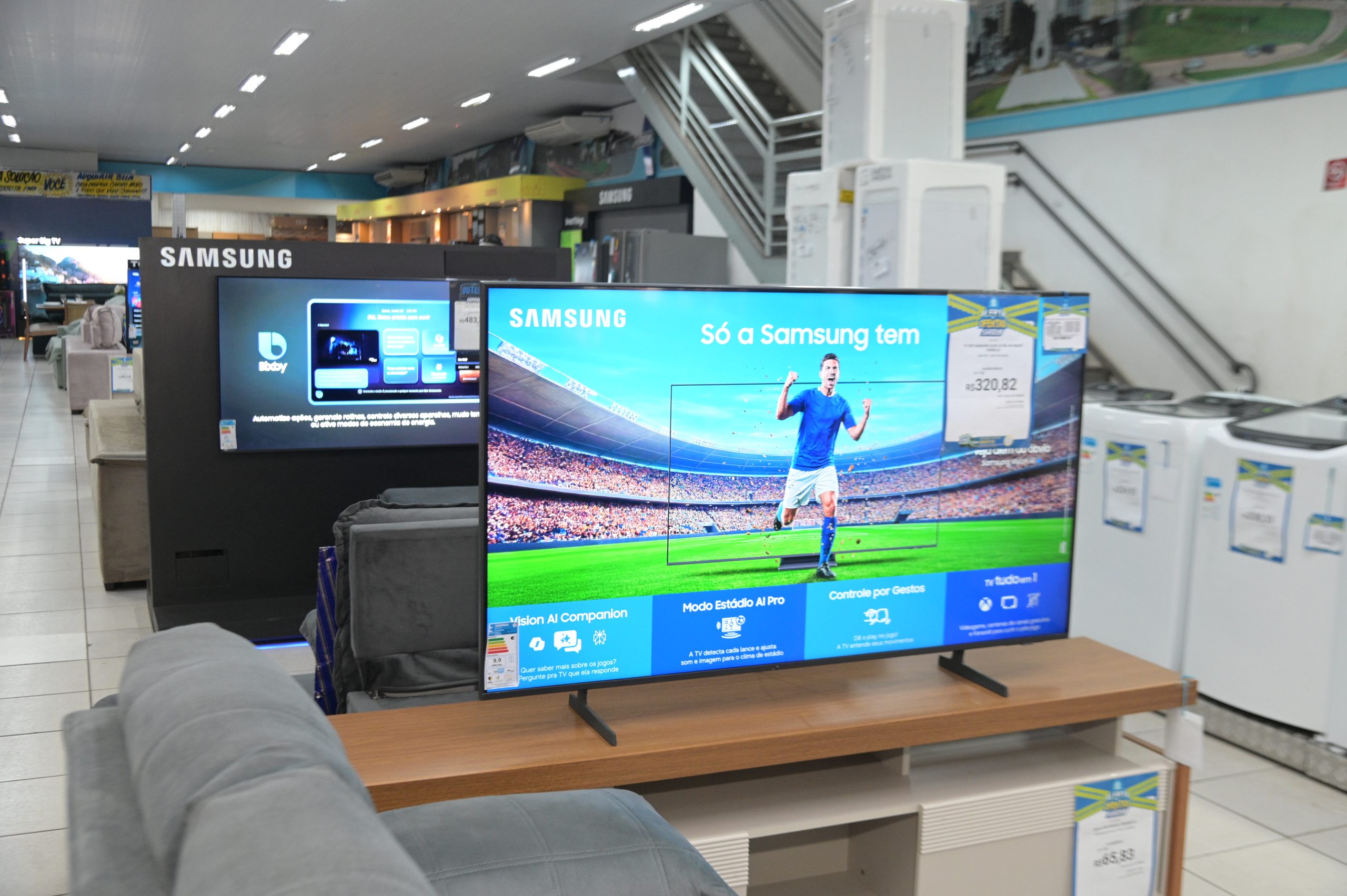 Contagem regressiva: Copa do Mundo aquece procura por TV’s no Centro, mas inadimplência é a preocupação dos varejistas