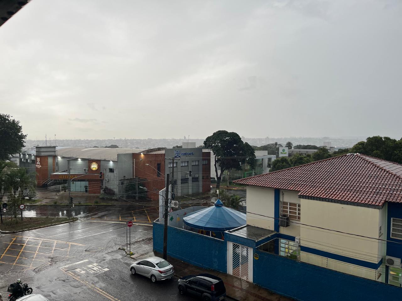 INMET emite alertas de tempestade para Mato Grosso do Sul com risco de granizo e ventos de até 100 km/h