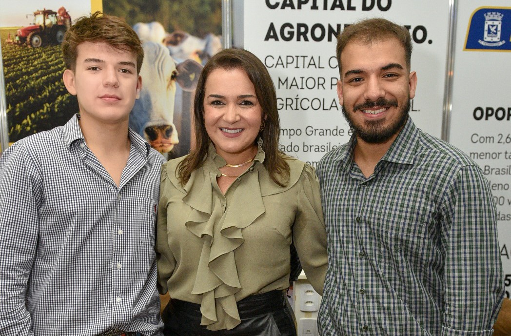 “Maternidade transforma o olhar”, diz Adriane Lopes sobre gestão e vida pública