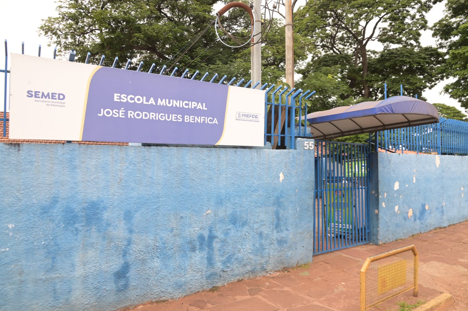 Paralisação de professores fecha escolas municipais e deixa mais de 110 mil alunos sem aula em Campo Grande