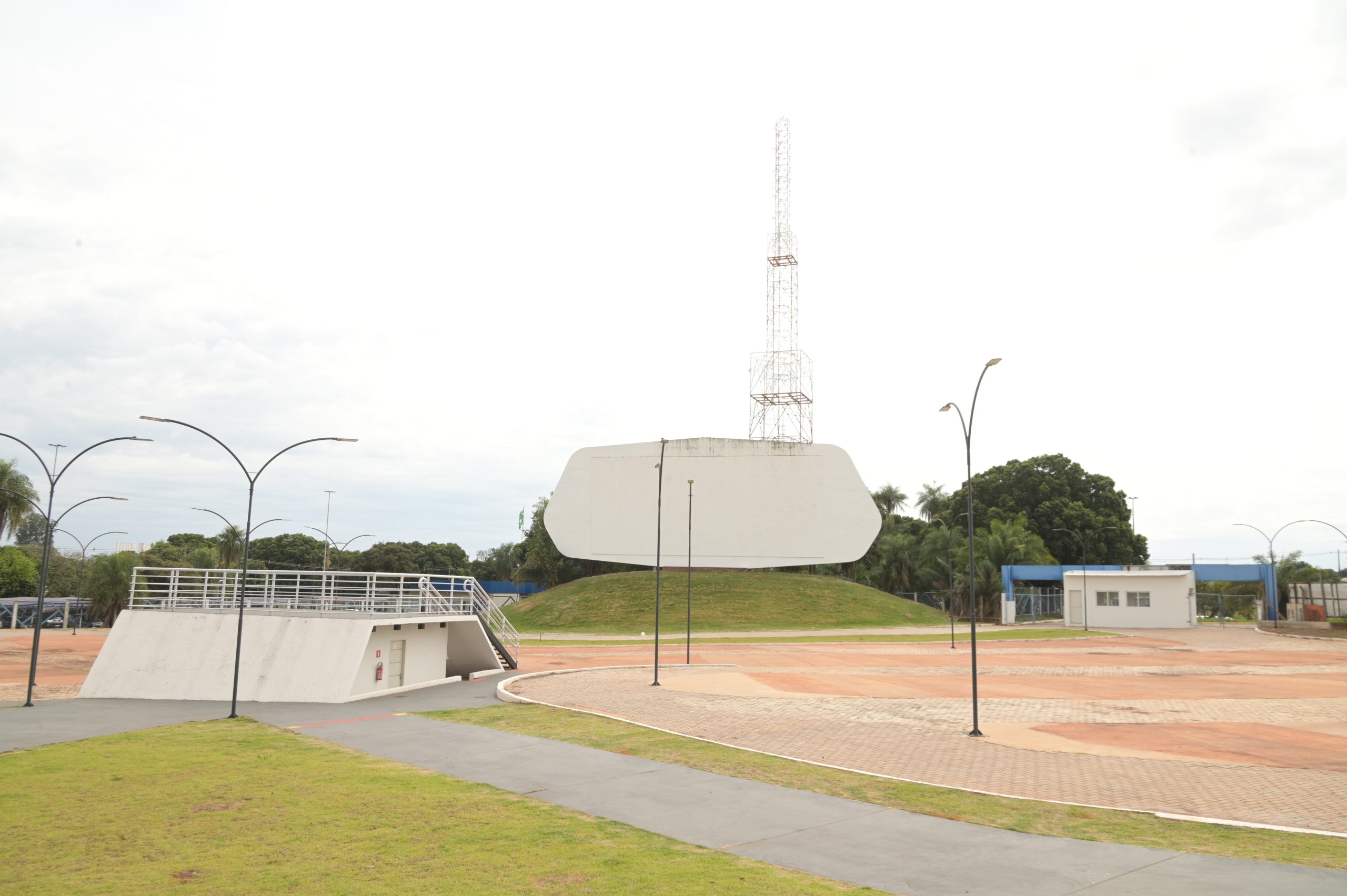Autocine da UFMS é reaberto após mais de 30 anos e marca anúncio de investimentos federais na universidade