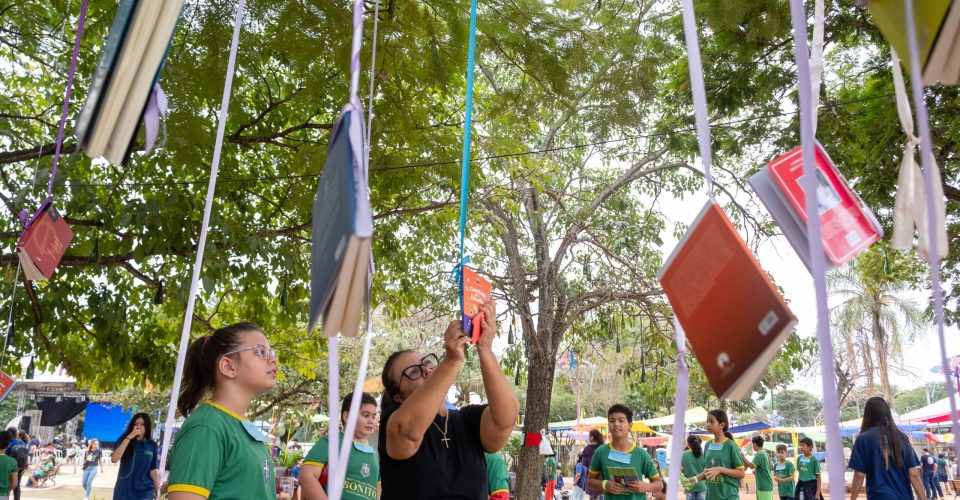 Além dos livros, a FLIB reúne shows e oficinas que ampliam a experiência cultural dos visitantes. Ao todo, foram 48 apresentações em edições anteriores - Foto: Divulgação