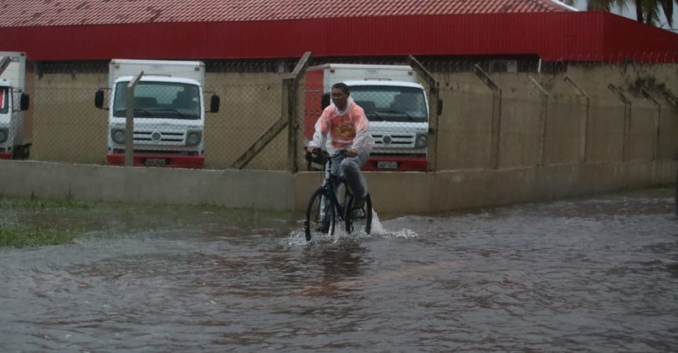 17 bike chuva