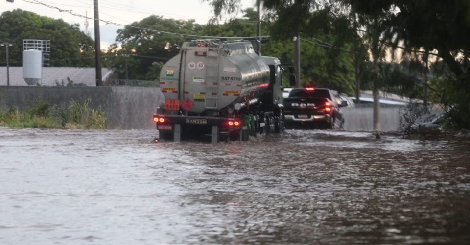 17 chuva rua teófilo otoni