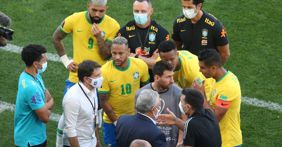 ***FOTO DE ARQUIVO*** SÃO PAULO, SP, 05.09.2021 - Brasil e Argentina nas eliminatórias da Copa do Mundo 2022 na Neo Química Arena. Paralisação do jogo devido a problemas com a Anvisa. Jogadores da Argentina saem de campo.