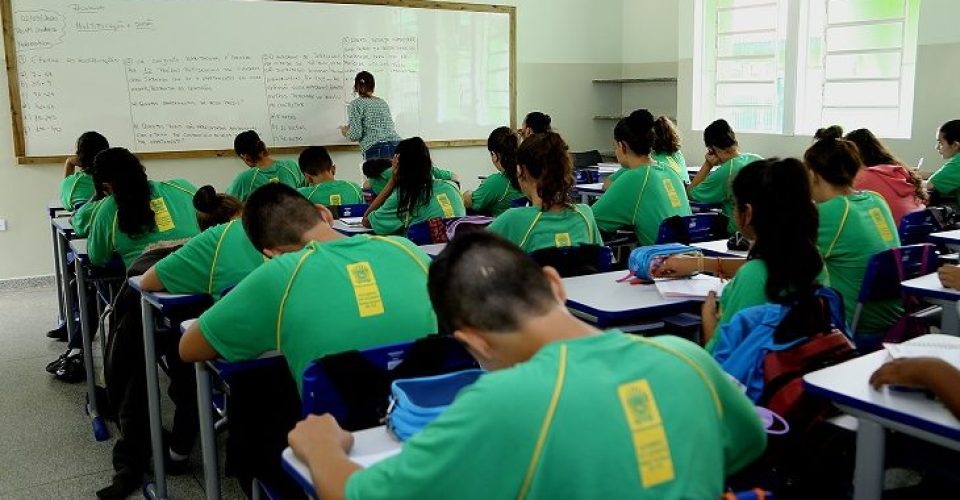 alunos estudantes escolas publicas ensino sed secretaria de estado de educacao professores aulas